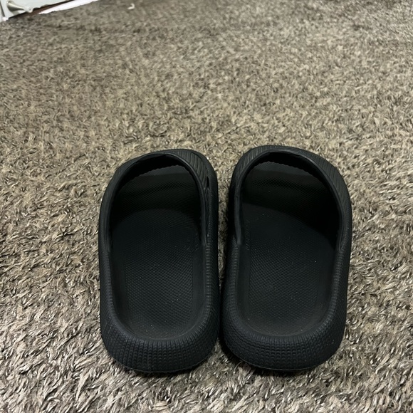 Pillow Slides - Picture 4 of 5